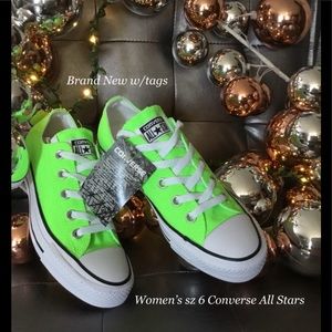 Brand New Converse All Star sz 6 Women’s